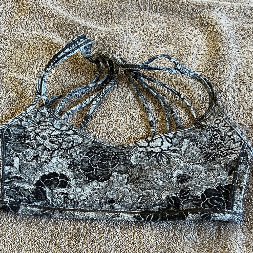 Lululemon Athletica Floral Strappy Bralette - Black and Gray - Picture 5 of 5